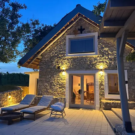 Дом отдыха Ermenes 2 - The Vineyard Retreat With Panoramic Views On Balaton