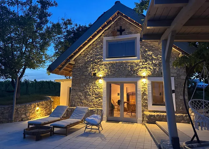 בית נופש Ermenes 2 - The Vineyard Retreat With Panoramic Views On Balaton